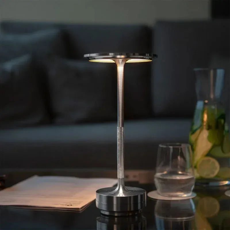 Luminária-LED-de-Mesa-Recarregável-Luz-ambiente